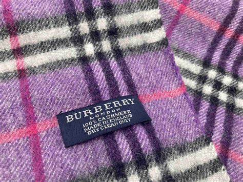 namaak burberry sjaal|Echt en Nep Burberry Herkennen (met .